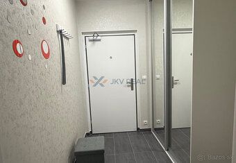Typ: 3-izbový byt Mestská časť: Hliny Obec: Žilina
Predám 3-
