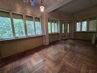 Vo vyslovene najobľúbeňejšej, pokojnej, prihraničnej obci Hi