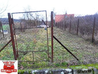 Ponúkame Vám na predaj vinný domček s nádherným výhľadom na 