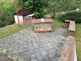Dom so záhradou a ovocnými stromami na pokojnom mieste – Nov