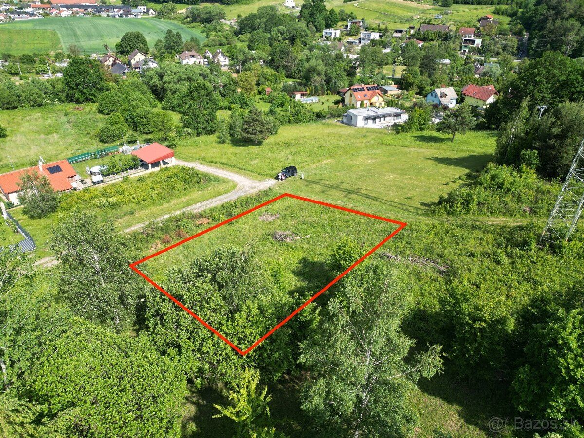 Ponúkame na predaj atraktívny stavebný pozemok v obľúbenej a