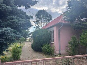 Ponúkam na predaj rodinný dom vidieckeho typu nachádzajúci s