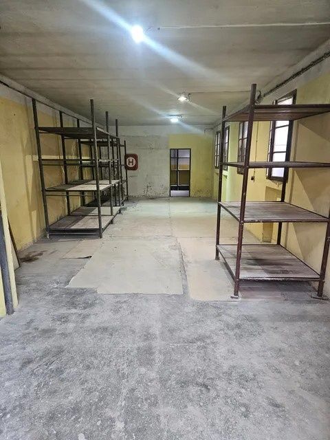 Dám do prenájmu 200 m2 skladové priestory.