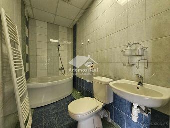 Ponúkame Vám na predaj samostatne stojaci rodinný dom v okre
