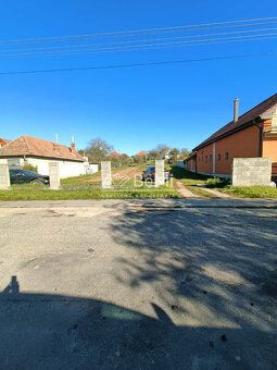 Stručný popis (003-14-RAKOa)
Pozemok s celkovou rozlohou 174