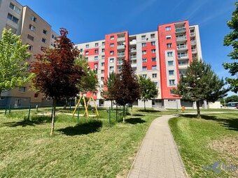 Ponúkame na predaj 3-izbový byt s rozlohou 65 m2 v tichej a 