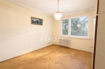 Ponúkame na predaj 3-izbový byt s rozlohou 65 m2 v tichej a 