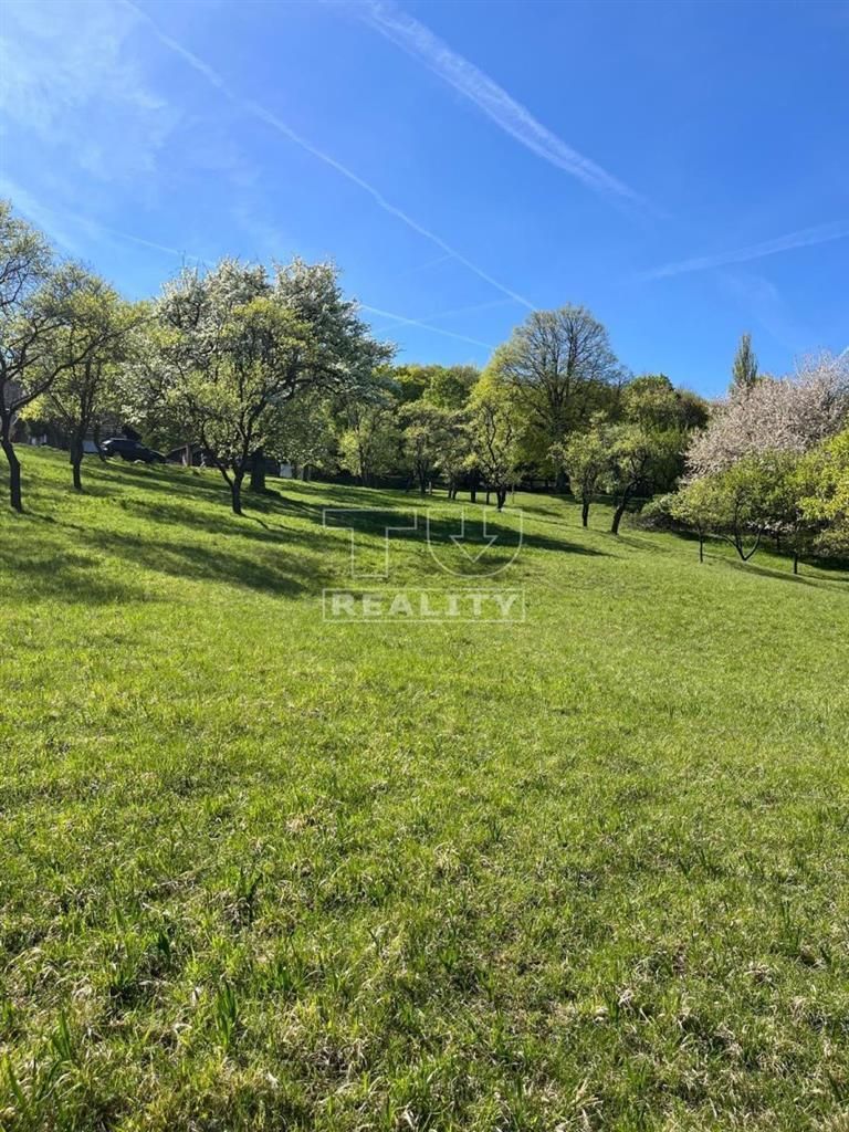 TUreality ponúka na predaj slnečný pozemok o výmere 1 400 m2