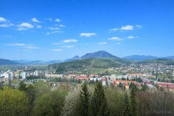 Ponúkame na predaj svetlý a príjemný 3-izbový byt vo vyhľadá