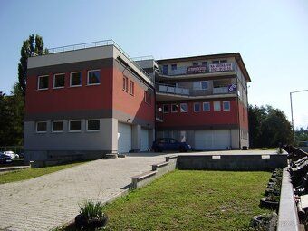 Dám do prenájmu vykurované sklady a garáže v Žiline centre n