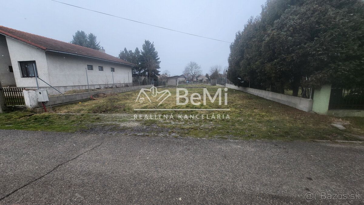 Typ: Pozemky - bývanie Obec: Jur nad Hronom
PredámE pekný sl