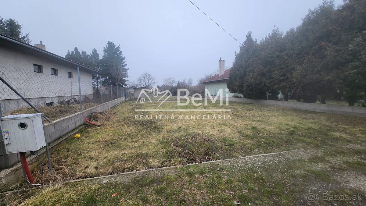 Typ: Pozemky - bývanie Obec: Jur nad Hronom
PredámE pekný sl
