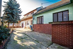 Ponúkame Vám na predaj väčší 5-izb. RD v obci Šenkvice kúsok