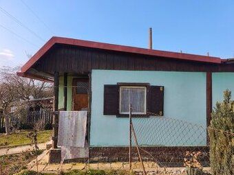 Predám záhradu 4a bez chatky s ovocnými stromami a s prípojk