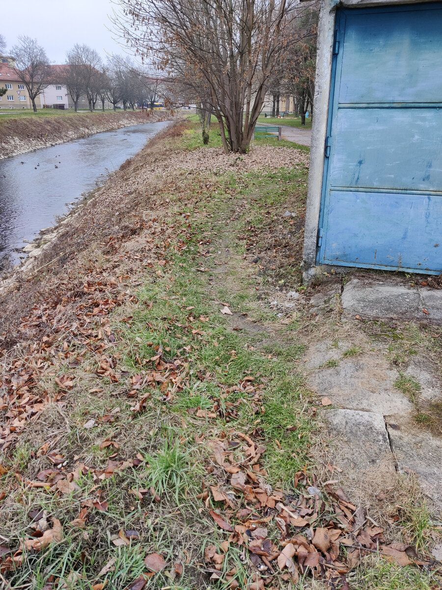 Predám garáž v PD.sídlisko Píly(ul.A Stodolu)voda,elekrina,j