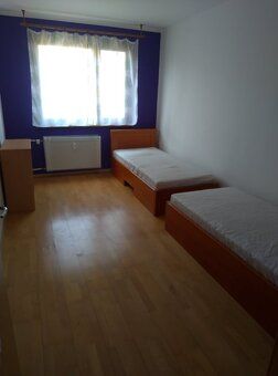 Izba na prenájom v novom byte. Ubytovanie vo veľmi peknej, n