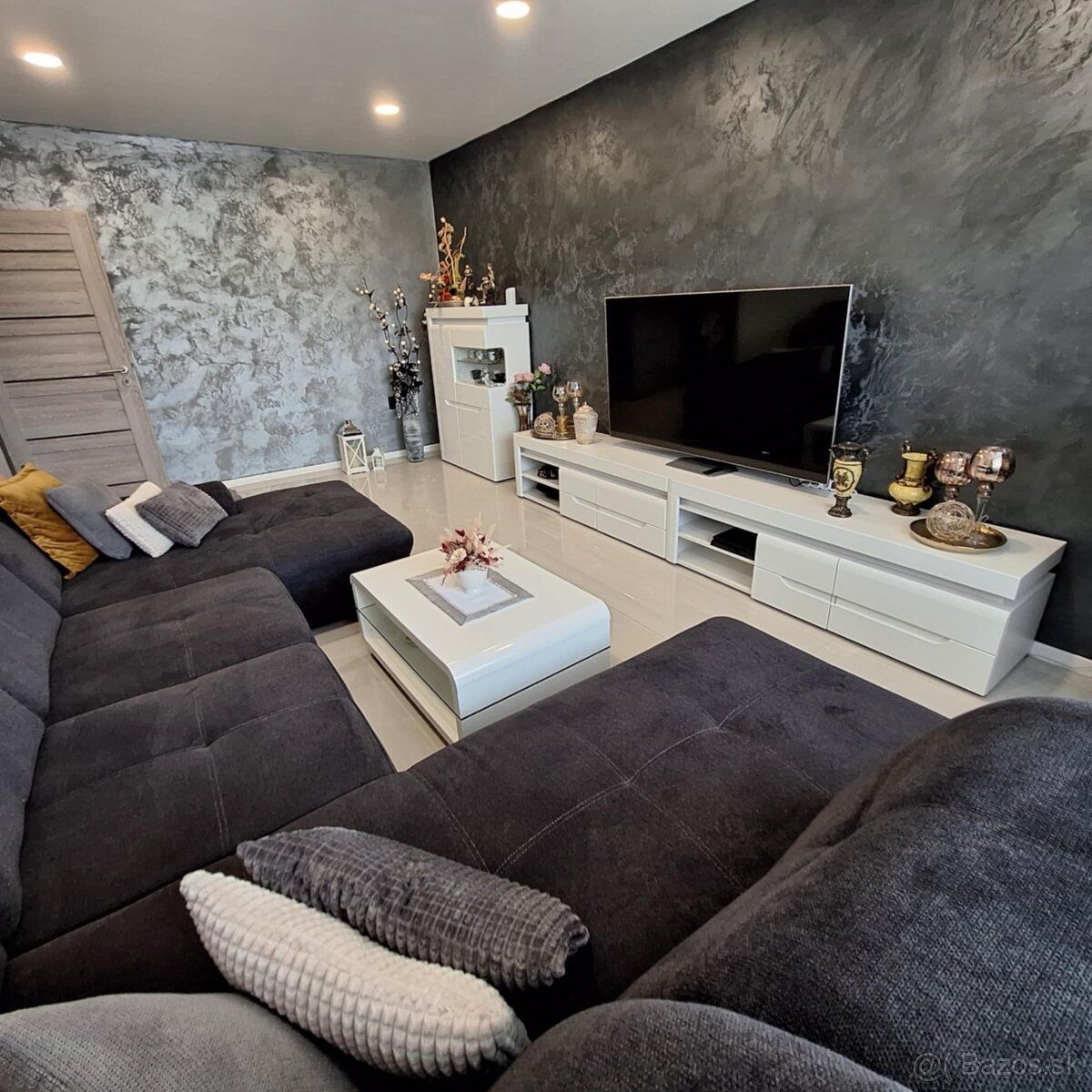 Hľadáte LUXUS, kvalitu, eleganciu, moderný dizajn, šatník a 