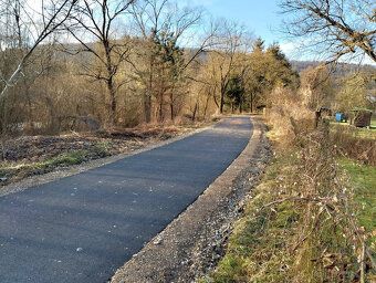 Ponúkame na predaj rovinatý rekreačný pozemok s výnimočnou p