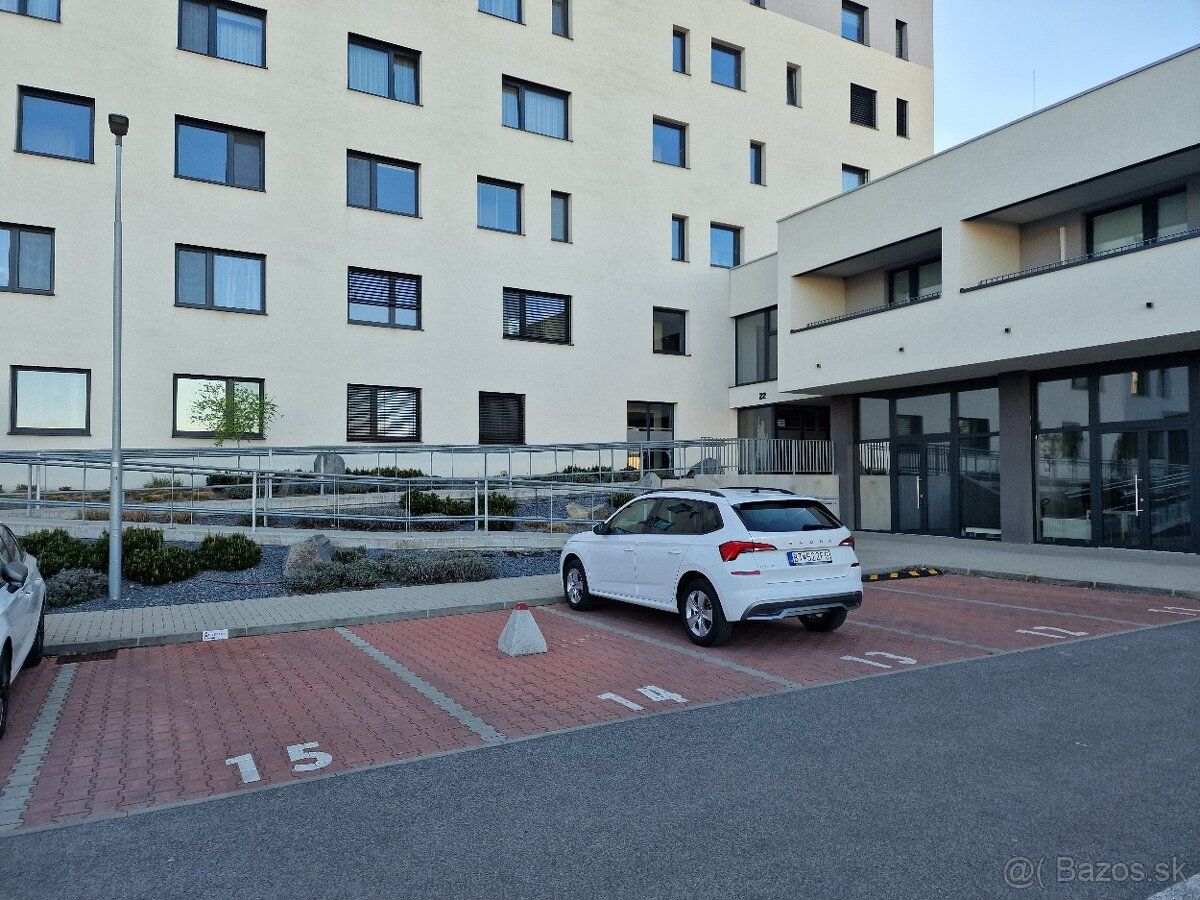Prenajmem parkovacie státie pred bytovým komplexom Rezidenci