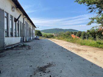 Ponúkame parkovanie pre kamióny a autá vo Hôrkach, v areáli
