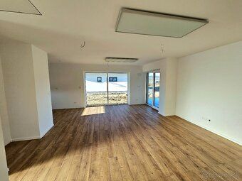Ponúkane na predaj nízkoenergetické bungalovy v projekte Veľ
