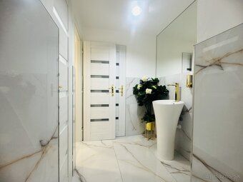 Ponúkame výnimočný obchodný priestor s výmerou 80 m², nachád