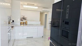 PREČO PRÁVE TENTO BYT? 117,79 m² luxusného priestoru na jedn