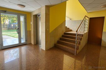EXKLUZÍVNE! PREČO PRÁVE TENTO BYT? 42,81 m² v podkroví na 4.