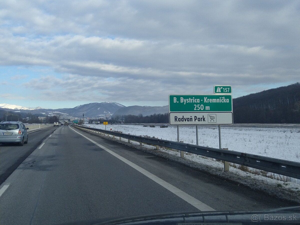 Ponúkam na predaj pozemok o výmere 604 m2 zaradený v platnom