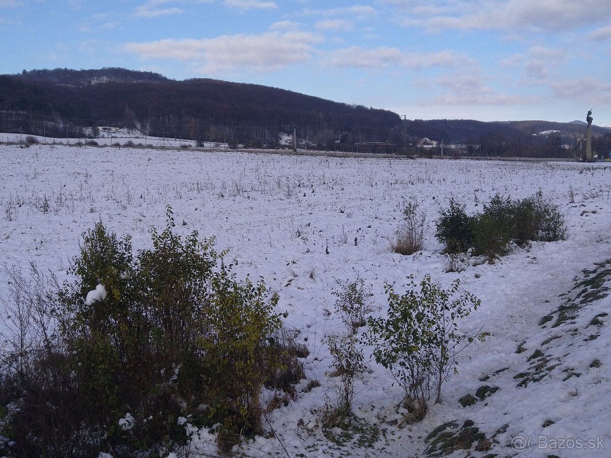 Ponúkam na predaj pozemok o výmere 604 m2 zaradený v platnom