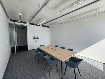 Ponúkame na prenájom novozrekonštruovaný, samostatný kancelá