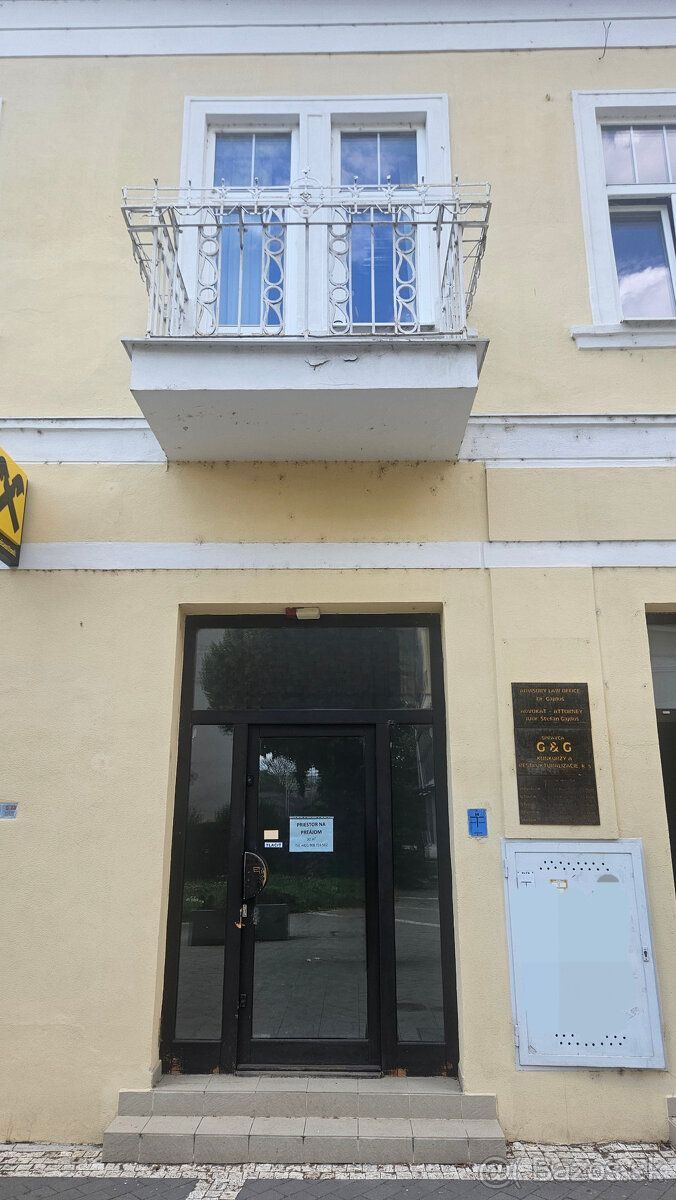 Ponúkame na prenájom obchodný priestor na pešej zóne (centru