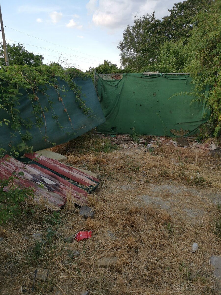 Z ťažkým srdcom odstupim záhradu na zabom majery osada číslo