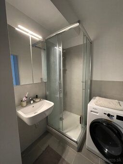 Ponúkame na prenájom krásnu garsónku v novostavbe s balkónom
