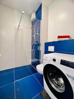 Ponúkam na predaj moderný a vkusne zariadený 2-izbový byt s 
