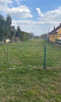 Predám stavebný pozemok v atraktívnej, zastavanej a pokojnej
