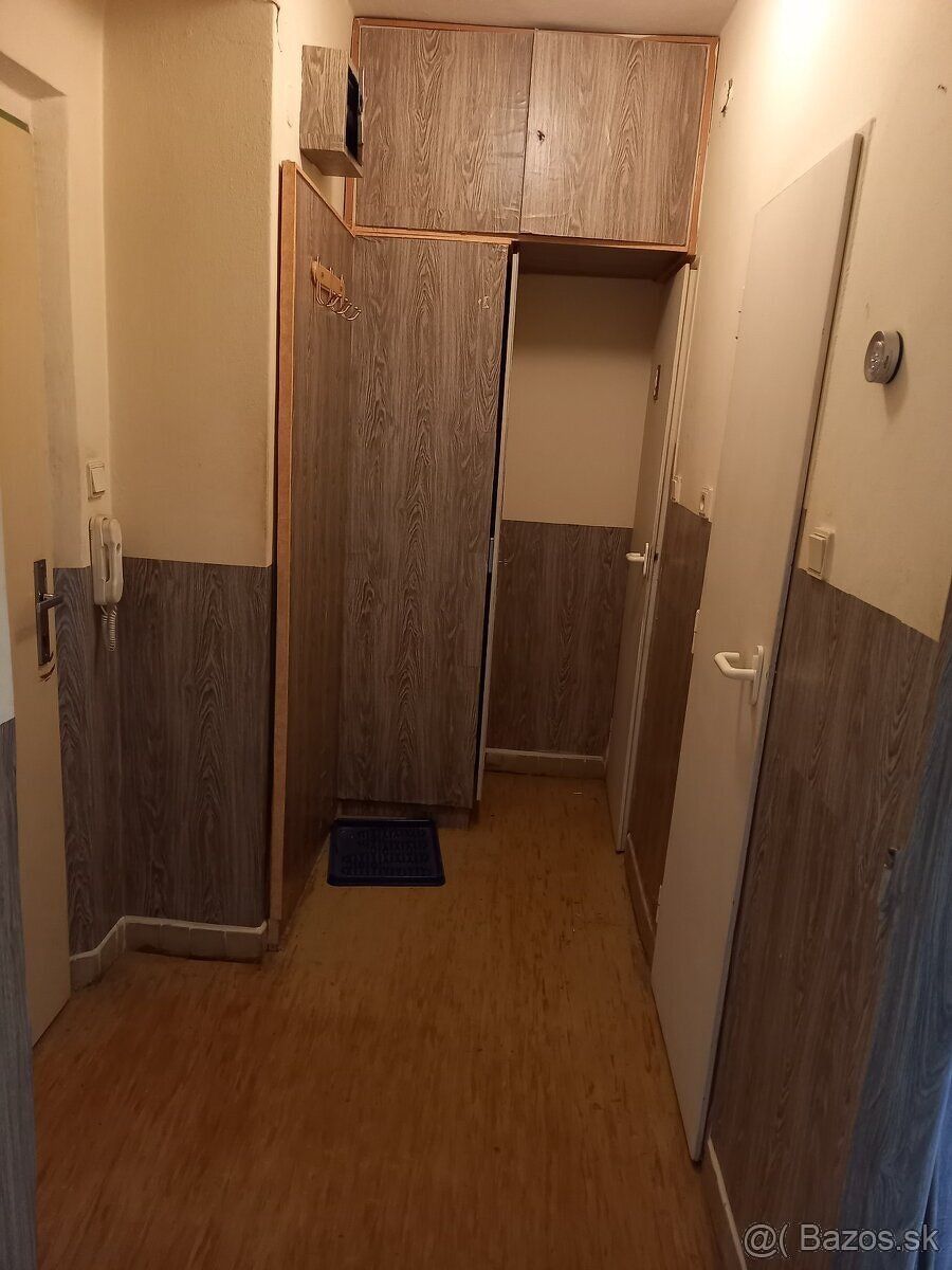 CENA PRE HOTOVOSŤ JE LEN 35 000 EUR
Cena na ÚVER je 31 000 E