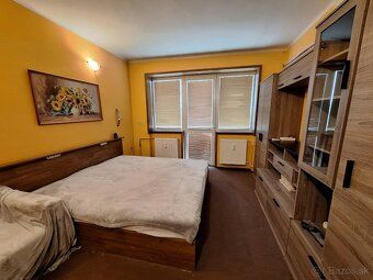 TROJIZBOVÝ BYT S BALKÓNOM V KOMÁRNE NA PREDAJ V BLÍZKOSTI PR
