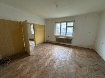 č. 1502 🏡 PREDAJ – Rodinný dom s veľkým potenciálom priamo v