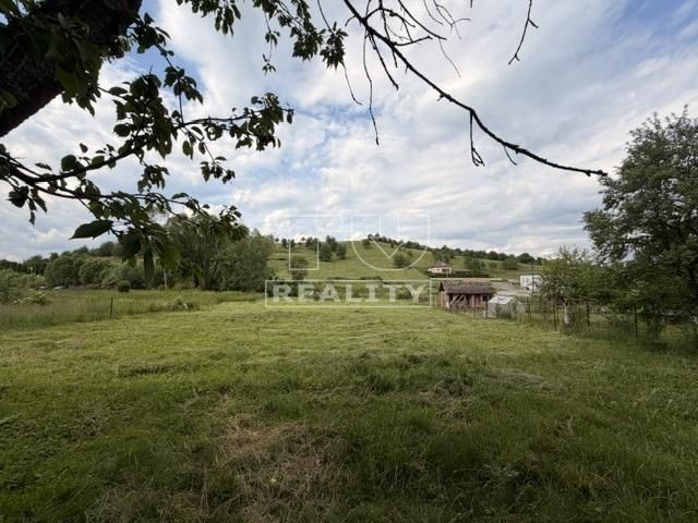 TUreality ponúka na predaj 2 rovinaté a slnečné stavebné poz
