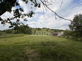 TUreality ponúka na predaj 2 rovinaté a slnečné stavebné poz