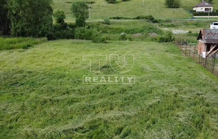 TUreality ponúka na predaj 2 rovinaté a slnečné stavebné poz