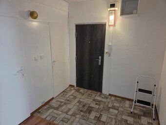 Priestranný a svetlý trojizbový byt o celkovej výmere 71,9 m