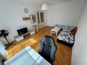 Nr 9878 NA WYNAJEM – słoneczny jednopokojowy apartament z balkonem, Pieszczany