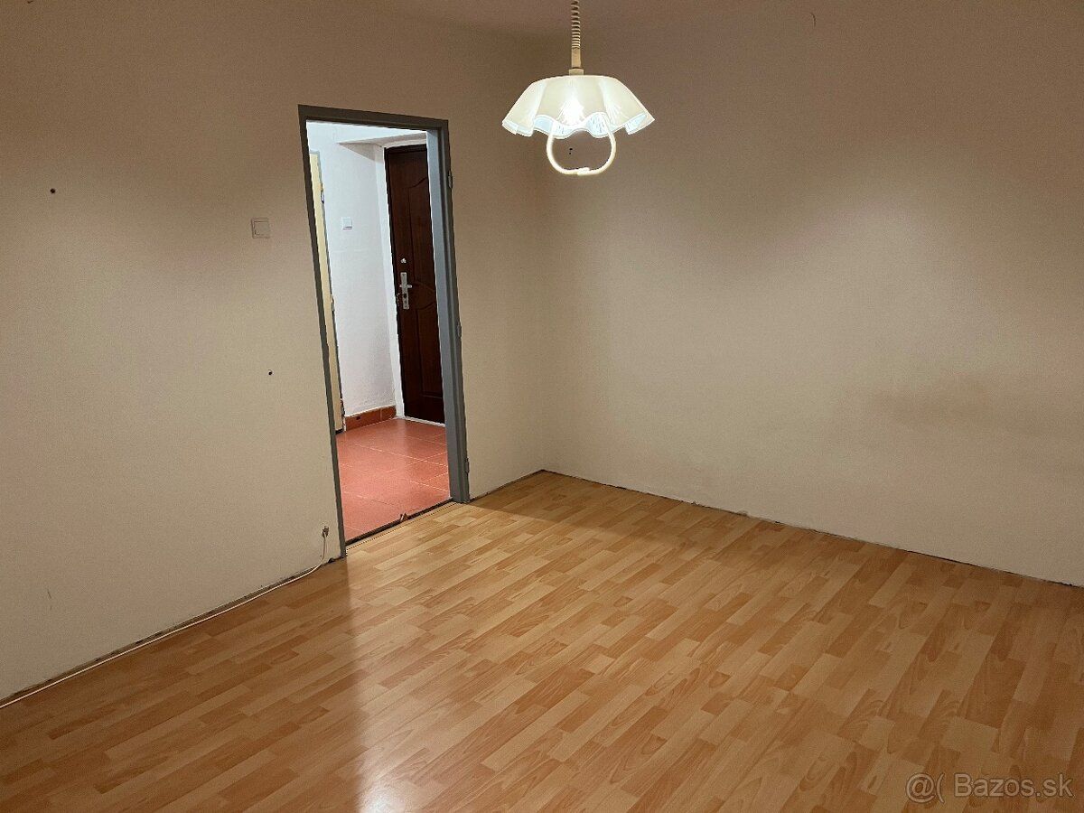 Ponúkame na predaj 1 izbový byt nachádzajúci sa v obci Šariš