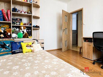 Predám zrekonštruovaný 3-izbový byt s balkónom na sídlisku S