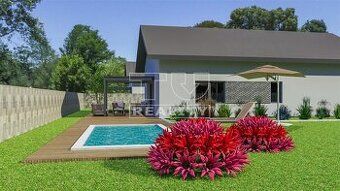 Znížená cena !
Výmera: 8 547 m² Cena: 37 € / m² Možnosť rozd