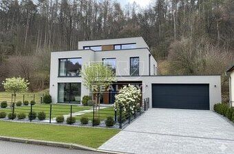 Znížená cena !
Výmera: 8 547 m² Cena: 37 € / m² Možnosť rozd