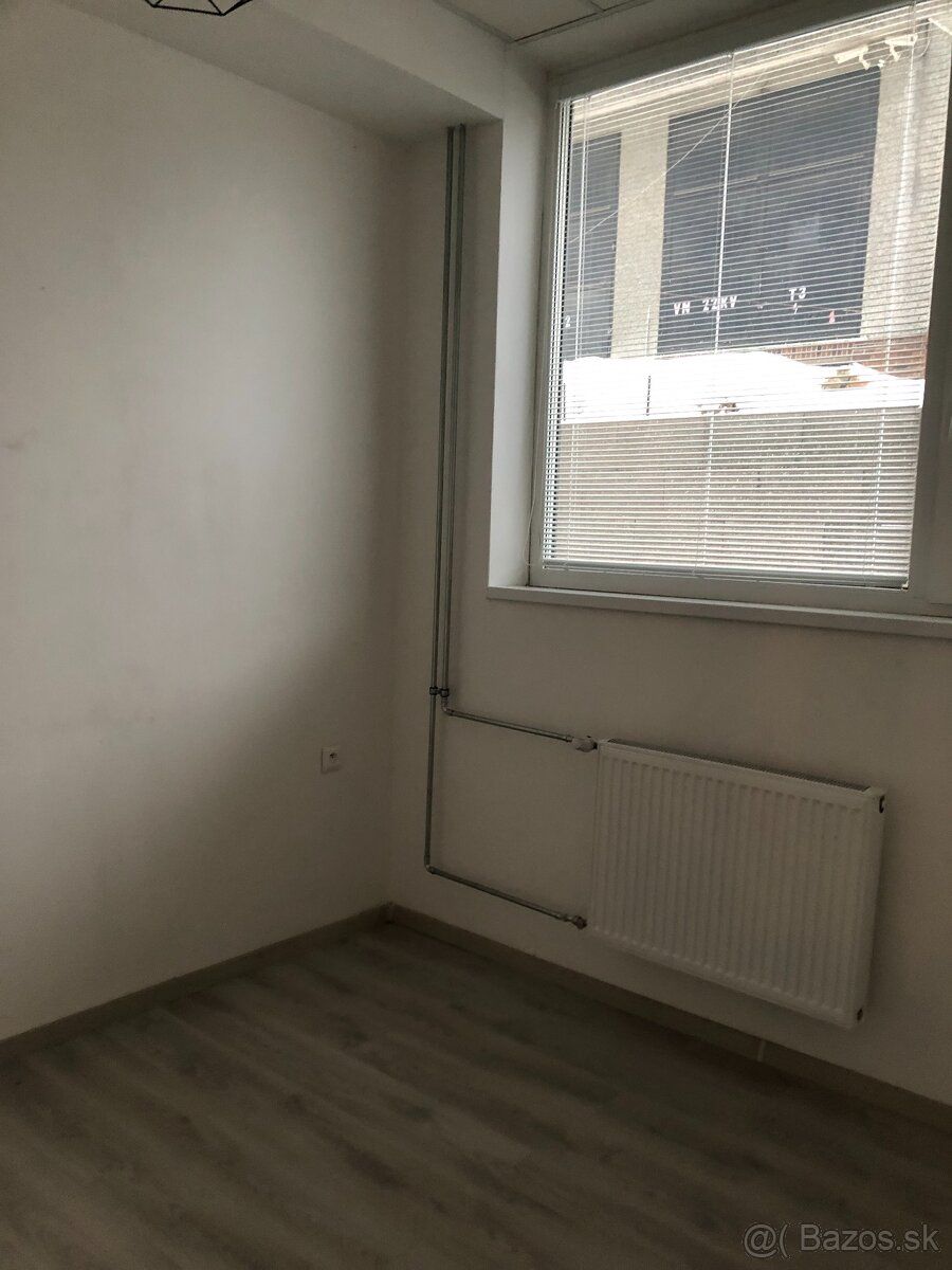 Ponúkame na prenájom 1-izbový byt s výmerou 36m2. Byt je vho
