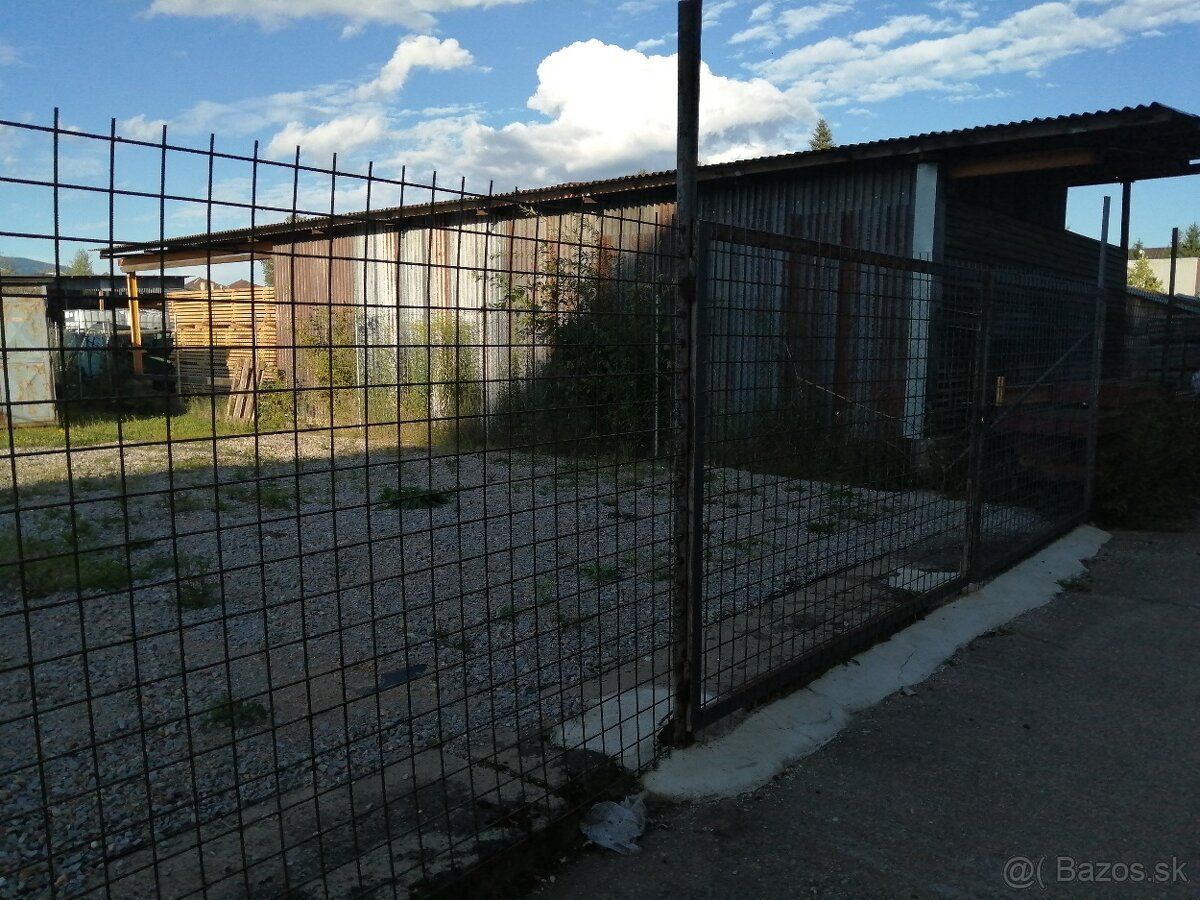 Ponúkame na prenájom skladové priestory, oplotený pozemok s 